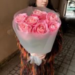 Июнь: 7 розовых роз сорта Хермоза