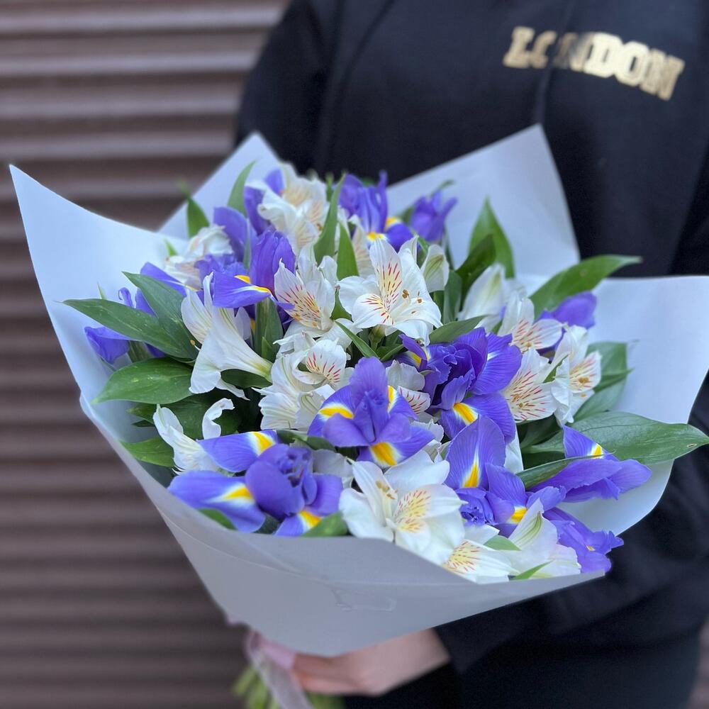 Букет из Альстромерии с ирисами