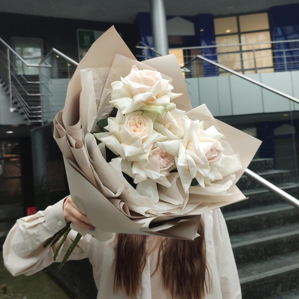 Танец ангелов (букет из пионовидных роз) Танец ангелов (букет из пионовидных роз)